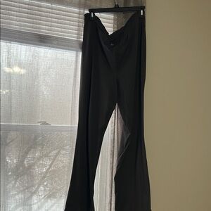 Black Wide-Leg Pants. Stretchy material.
